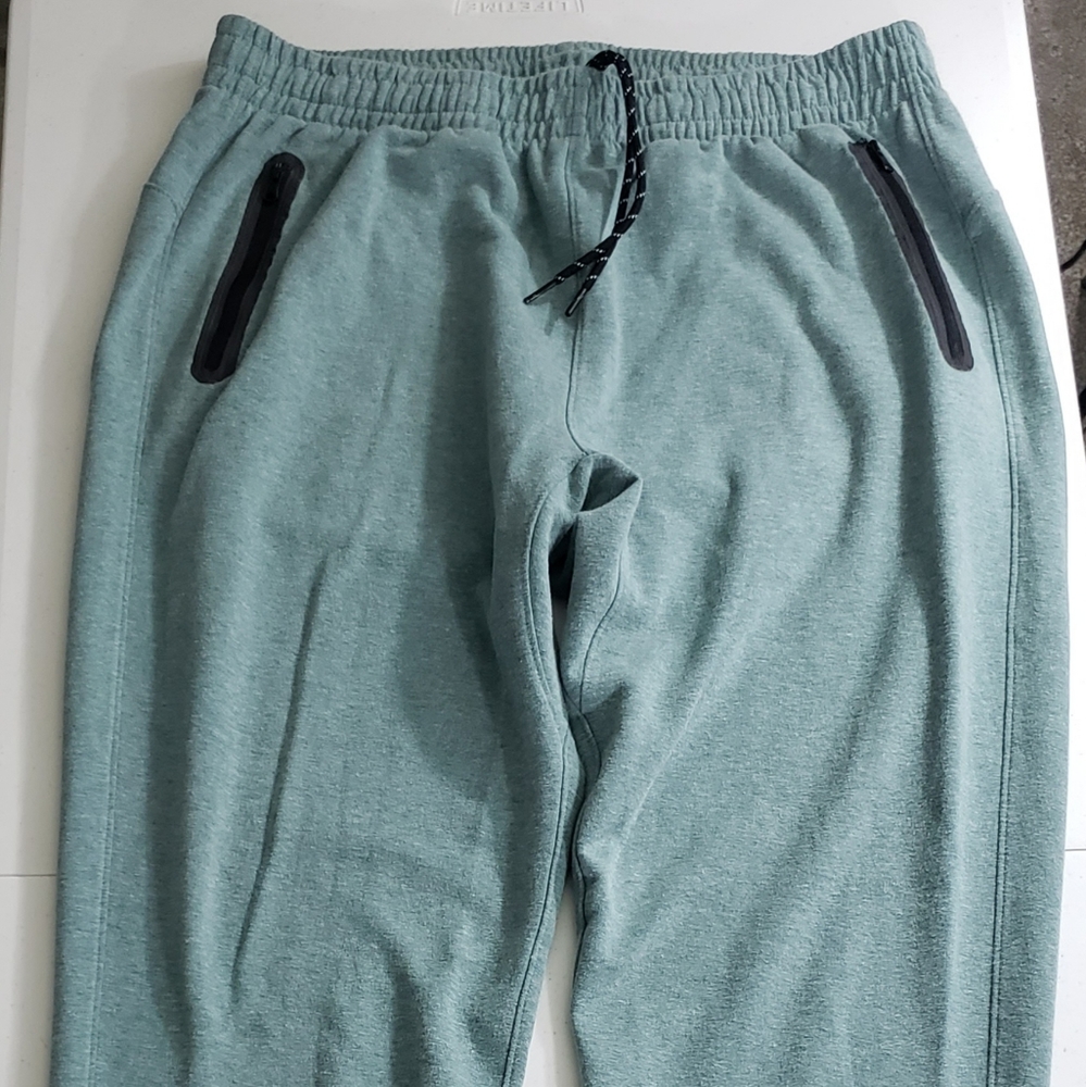 Dynamic Fleece Joggers